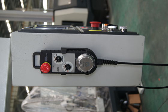 Condição nova universal da máquina de trituração da perfuração do CNC